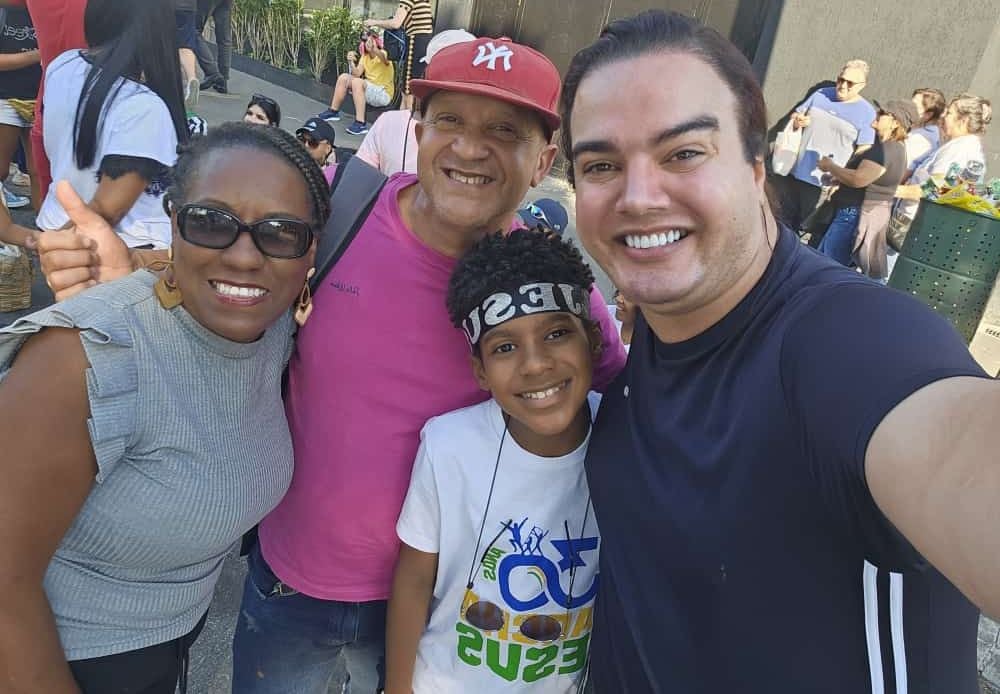 Samuel Estevam, ator mirim da novela ‘A Infância de Romeu e Julieta’, participa da Marcha para Jesus em SP