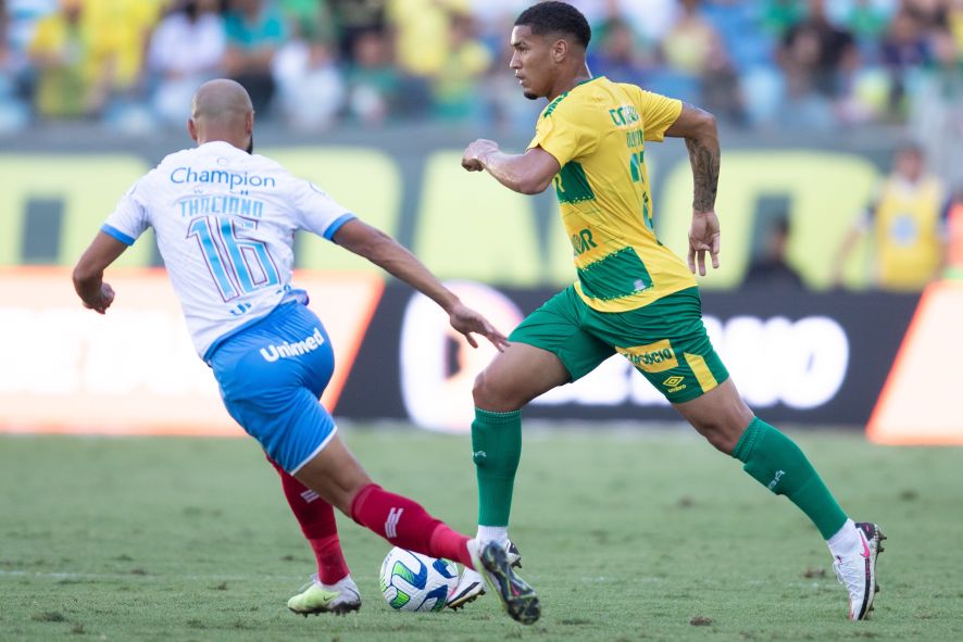 Cuiabá sai na frente, mas não segura placar e empata com o Bahia