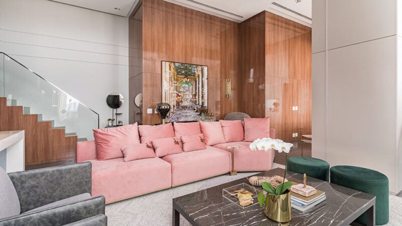 Décor do momento: inspire em ambientes encantadores no mais legítimo estilo Barbiecore