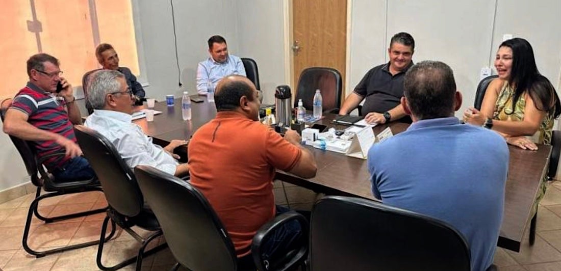 Prefeito anuncia vereadora como líder na câmara em Guarantã