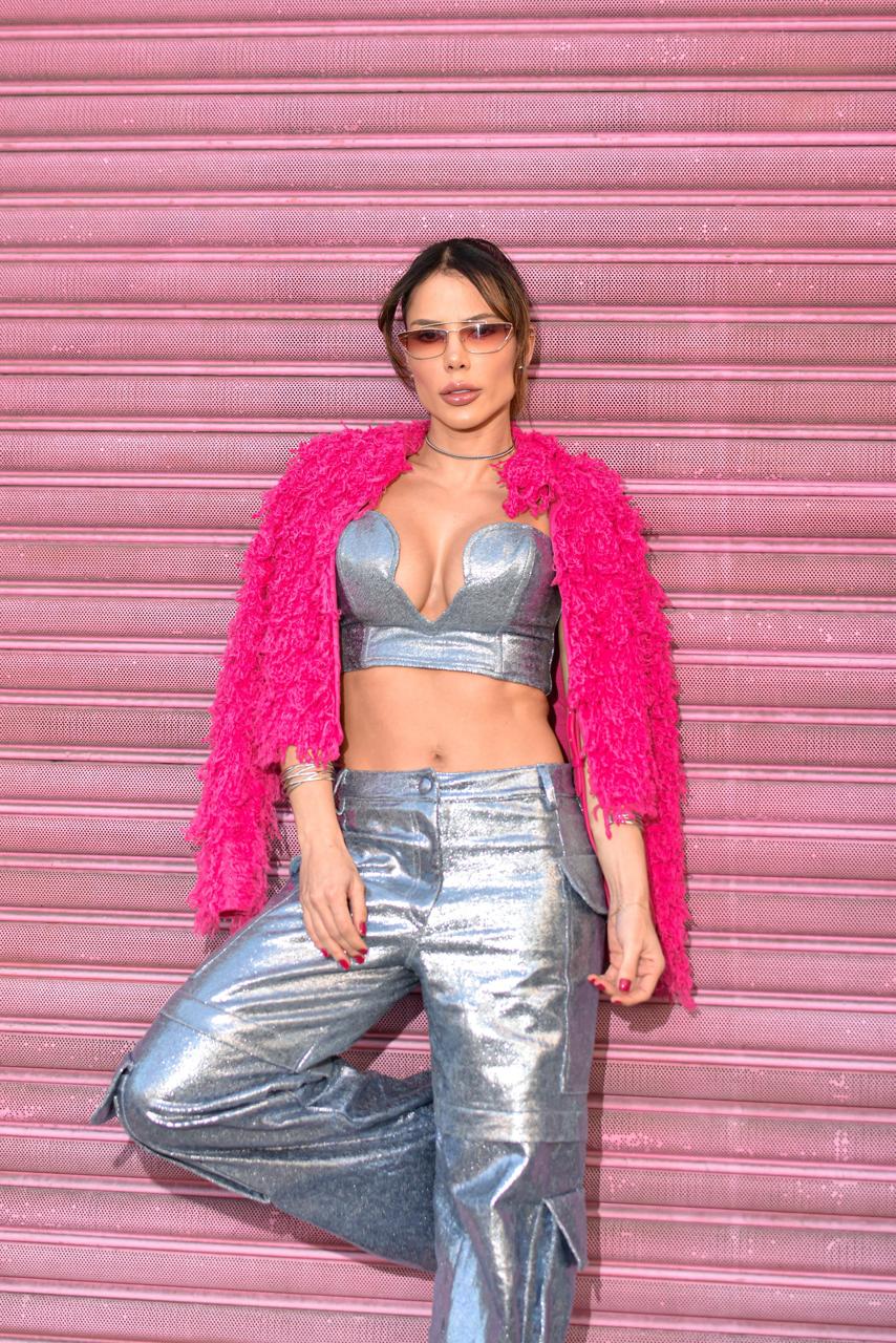 Looks rosas provocantes, trend Barbiecore ganhou o Brasil