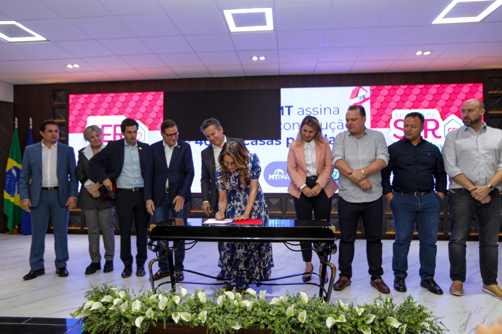 Primeira-dama de MT lança o maior projeto de habitação popular no Estado e inédito no país