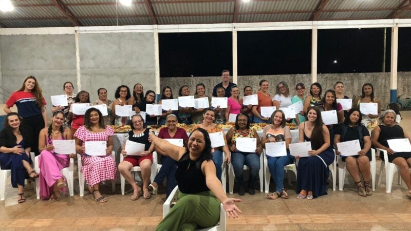 CURSO DE PRODUÇÃO DE SALGADOS QUALIFICA 39 ALUNAS PARA MERCADO DE TRABALHO EM GUARANTÃ DO NORTE