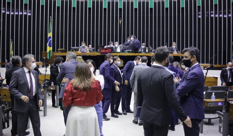 Projeto muda número de deputados na Câmara; Mato Grosso ganharia uma vaga