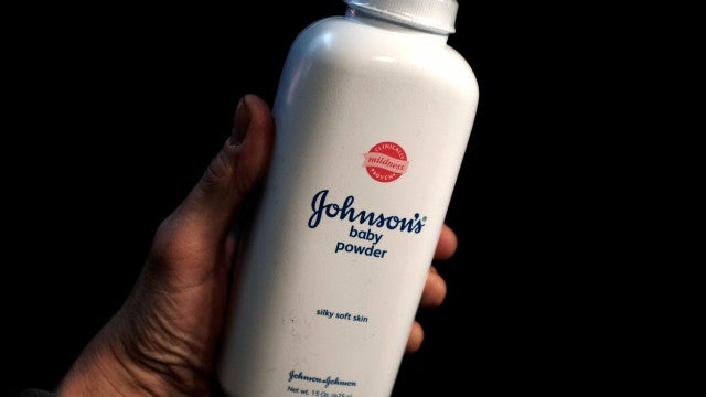 Johnson & Johnson terá de pagar US$ 19 mi a homem com câncer que usou seu talco quando criança