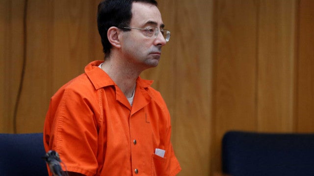 Ex-médico condenado por abusos sexuais na ginástica dos EUA é esfaqueado em prisão