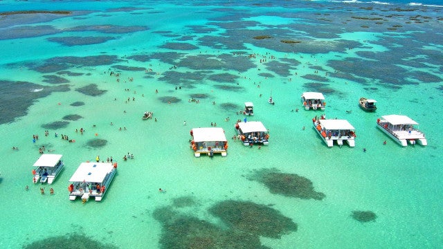 Irmãos de SP morrem afogados em praia de Maragogi, em Alagoas