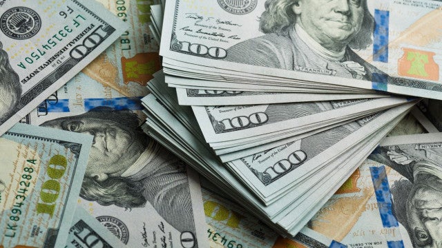 Câmbio para 2023 passa de R$ 4,97 para R$ 4,91, projeta Focus