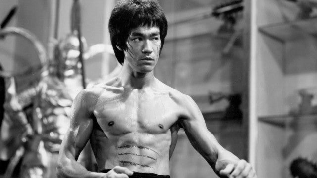 Por que morte de Bruce Lee ainda é considerada um mistério após 50 anos?