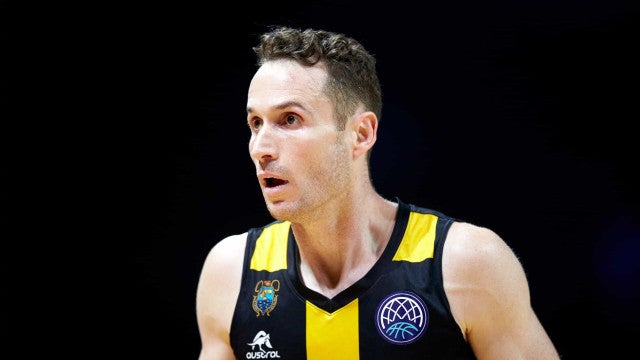 Jogador de basquete Marcelinho Huertas tem casa assaltada na Espanha