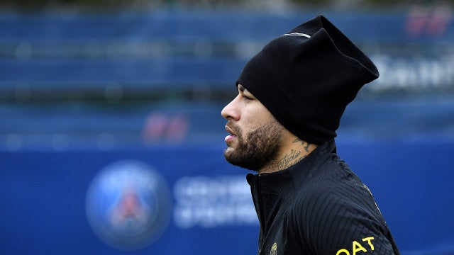 Neymar se reapresenta no PSG para pré-temporada após férias no Brasil
