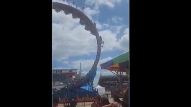 Incidente em montanha-russa deixa 8 pessoas presas de cabeça para baixo