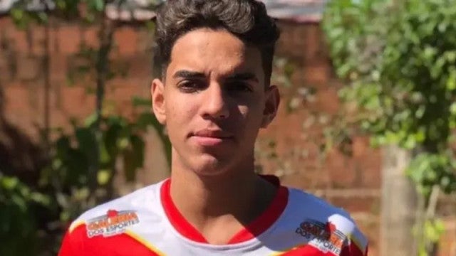 Ex diz que jogador esquartejado levou tiro de homem ao invadir quarto dela, afirma polícia