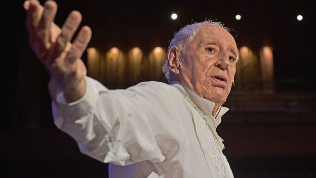 Ator relata incêndio em apartamento de Zé Celso