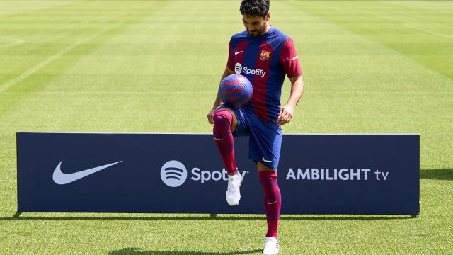 Barcelona apresenta Gundogan: "Tenho muitos ídolos aqui"