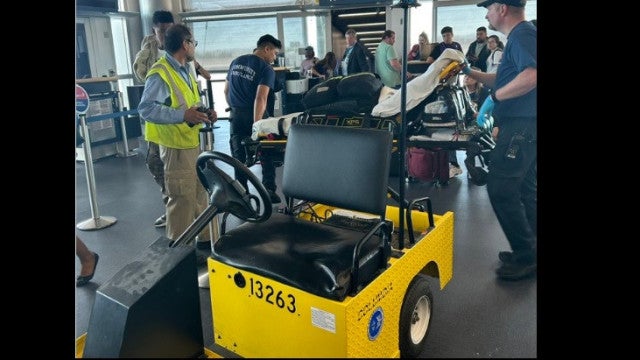 Emergência: Passageiros desmaiam em voo de 43ºC sem ar condicionado