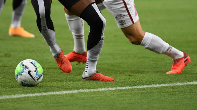 Ceará marca no final e tira o Vila Nova da liderança da Série B