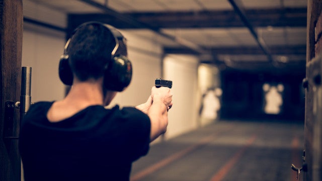 Governo federal vai apertar regras de compra de armas por civis e para clubes de tiro