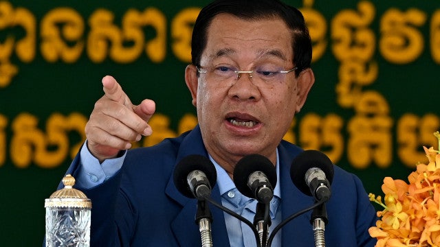 Premiê do Camboja, líder da Ásia há mais tempo no poder, anuncia renúncia