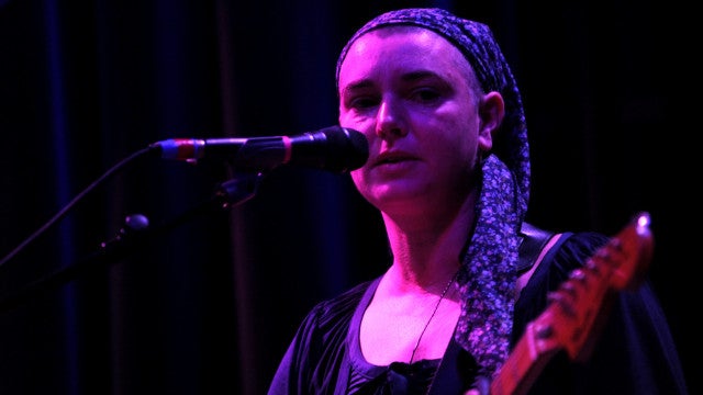 Sinéad O’Connor foi encontrada "inconsciente". Polícia afasta crime