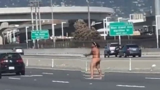 Mulher nua dispara contra carros em ponte dos EUA