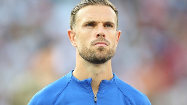 Al-Ettifaq ‘descolore’ braçadeira da causa LGBT+ ao anunciar Henderson no clube