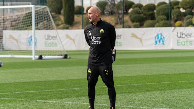 Flamengo demite preparador físico que agrediu o atacante Pedro