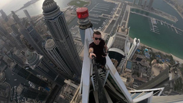 Francês morre ao cair durante acrobacia em arranha-céus em Hong Kong