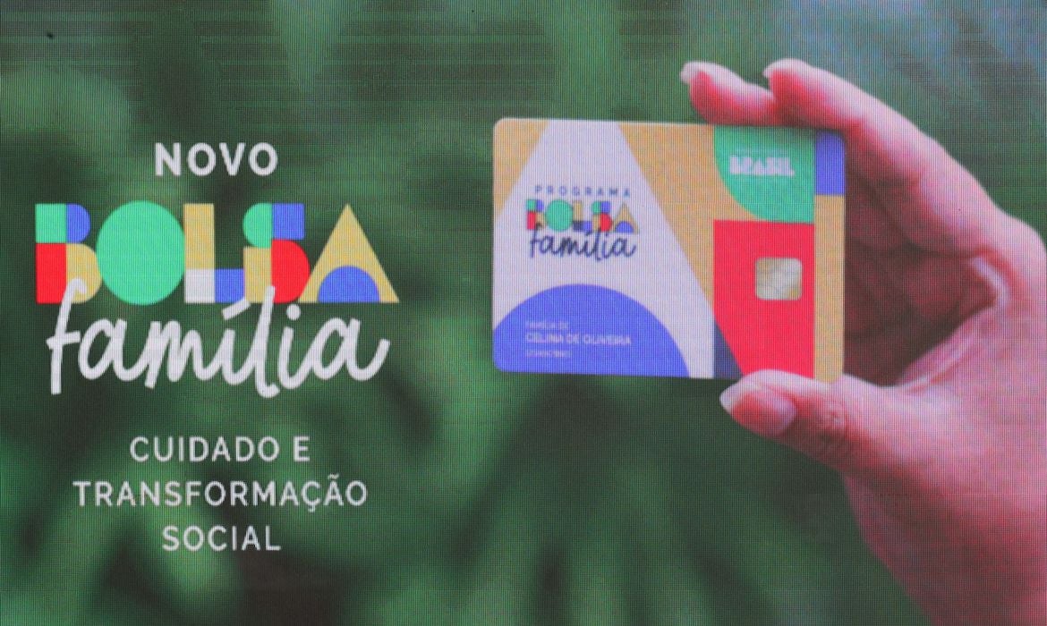 Bolsa Família: confira quem recebe nesta segunda-feira (31)