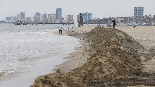 México e EUA preparam-se para impacto "catastrófico" do furacão Hilary