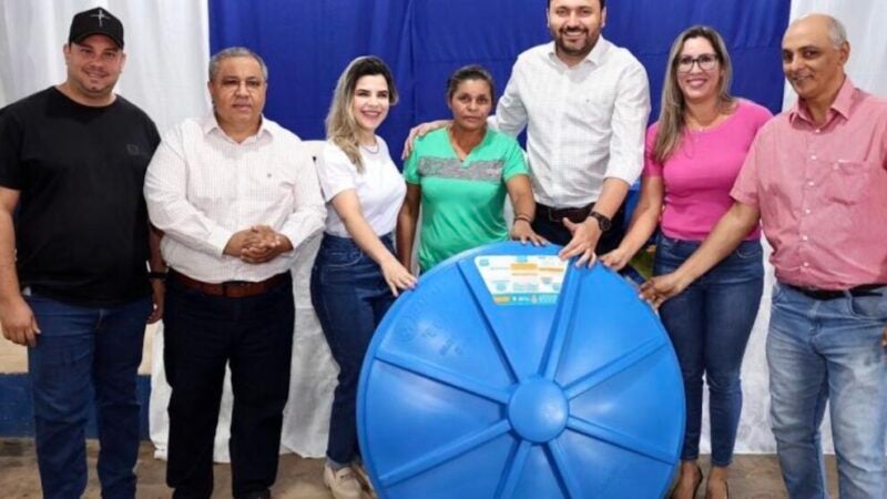 Colíder: 120 famílias de baixa renda recebem caixas d’água
