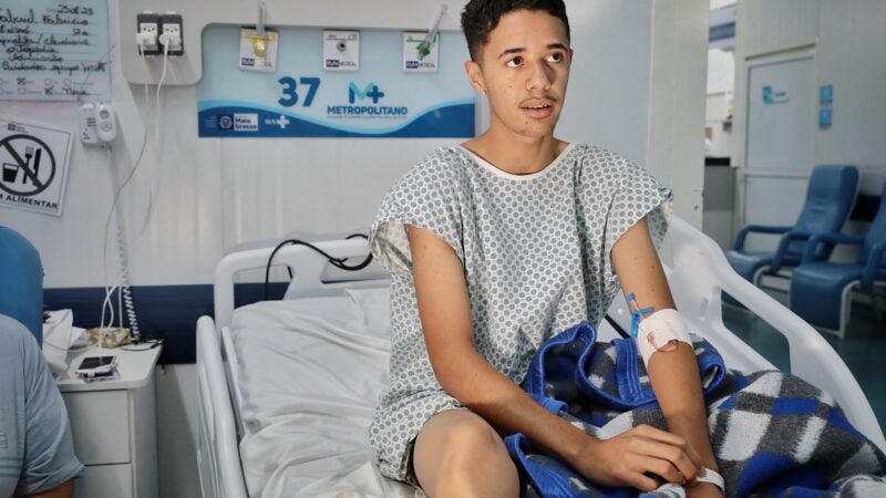 “Vou voltar fazer o que sempre gostei: jogar bola”, afirma paciente após cirurgia ortopédica