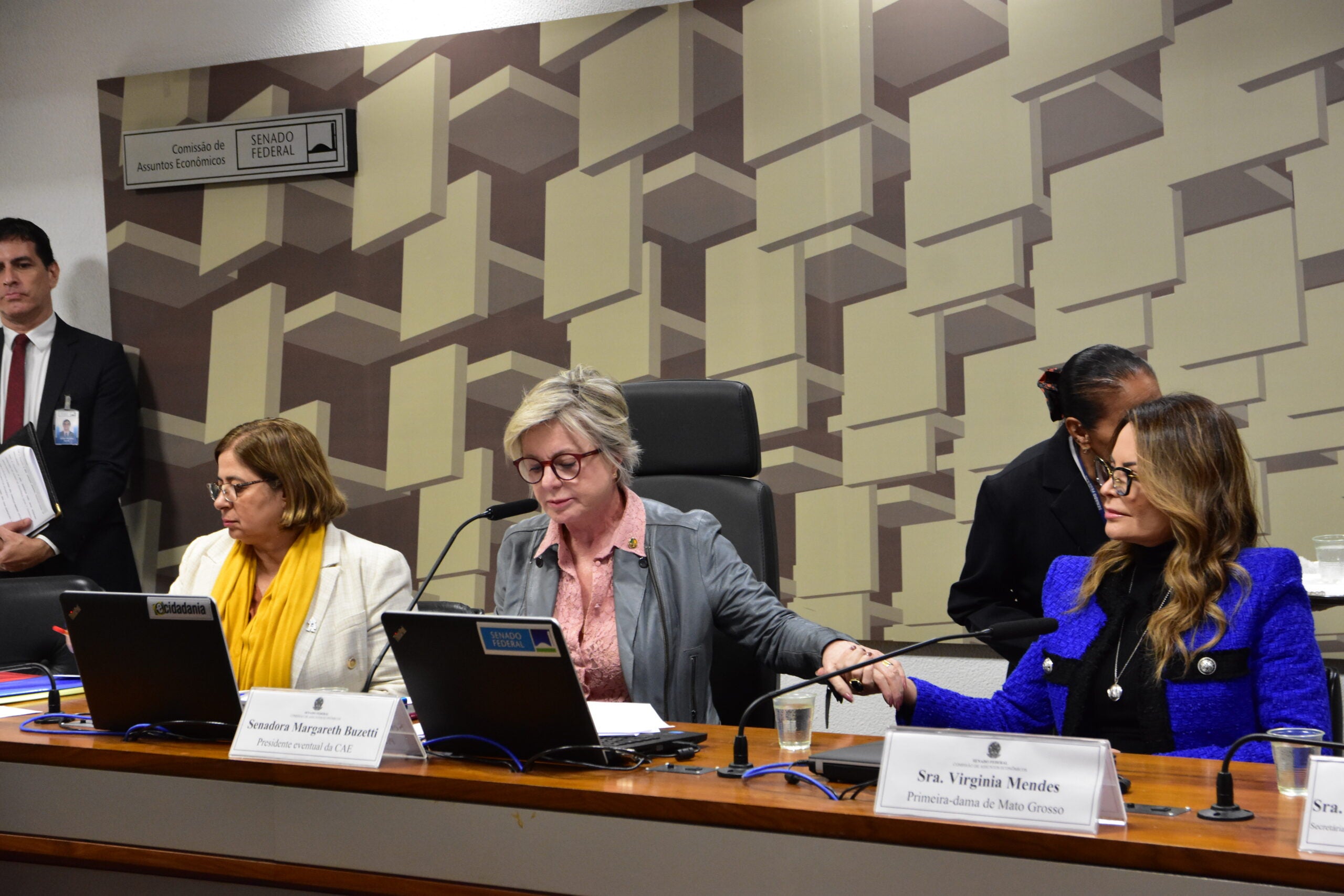 Programa idealizado pela primeira-dama de MT é referência na aprovação da Lei Federal de auxílio-aluguel às mulheres vítimas de violência