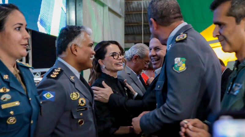 Primeira-dama é agraciada com honraria do Ciopaer em reconhecimento às ações sociais praticadas em MT
