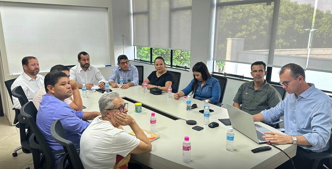 Prefeito detalha para vereadores projeto do plano de cargos, carreiras e salários dos servidores de Nova Mutum