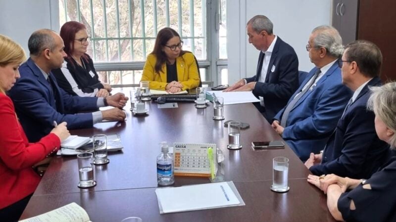 Prefeito de Lucas do Rio Verde se reúne com  secretária  do MEC para governo destinar verba e implantar câmpus da UFMT