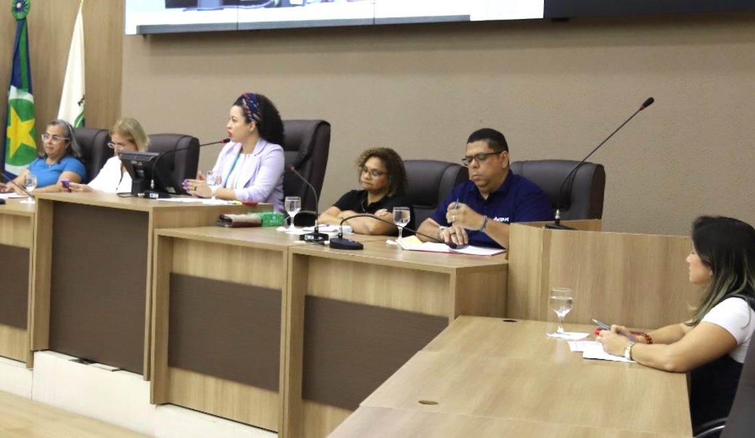 Vereadores, secretaria e sindicato debatem educação infantil em tempo integral em Sinop