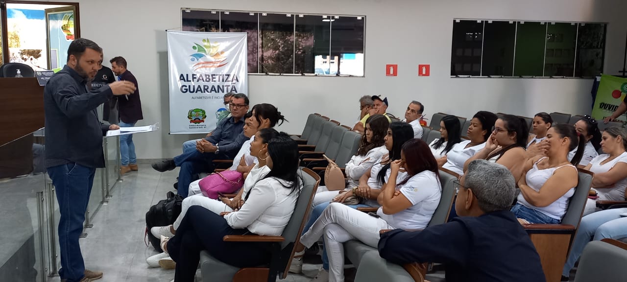 Liderados pelo presidente Valcimar, vereadores articulam diálogo para resolver questões apresentadas por técnicos de enfermagem do hospital municipal