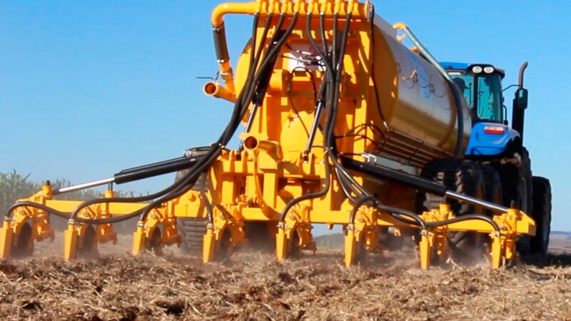 Nova tecnologia incorpora adubo orgânico direto no solo