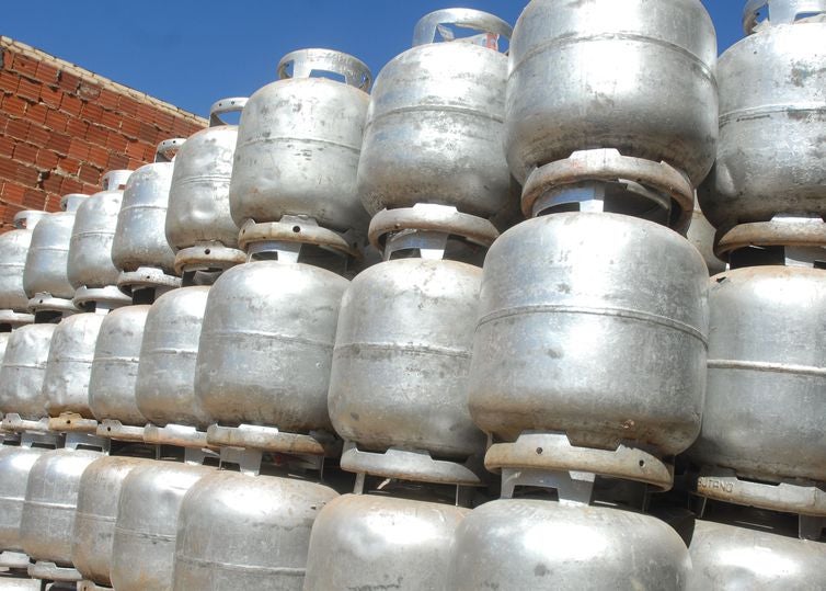 MINISTÉRIO ADMITE BLOQUEIO, MAS DIZ QUE AUXÍLIO GÁS SERÁ PAGO