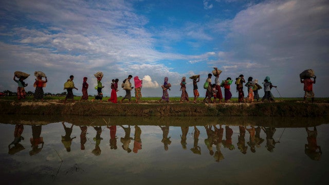 Sobe para 23 número de mortos em naufrágio com migrantes rohingya
