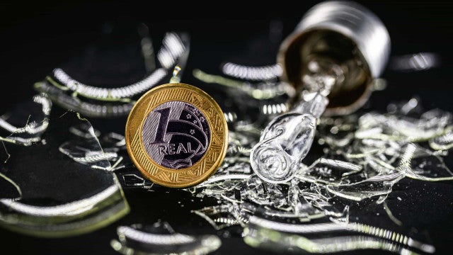 Copel: Paraná privatiza companhia de energia por R$ 5,2 bilhões, com ágio de 5%