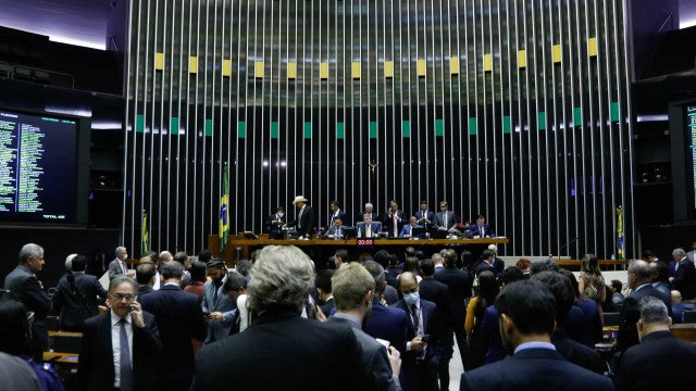 Parlamentares articulam derrubada de vetos à lei da nota fiscal unificada