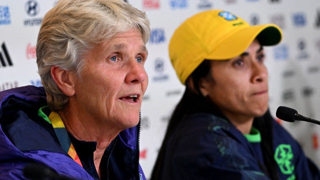 Pia mantém mistério sobre titularidade de Marta e técnico da Jamaica projeta pressão brasileira