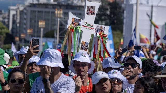 Lisboa se prepara para receber papa Francisco em clima de micareta católica