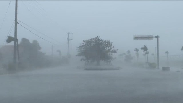 Passagem do tufão Khanun pelo Japão causa dois mortos e 60 feridos