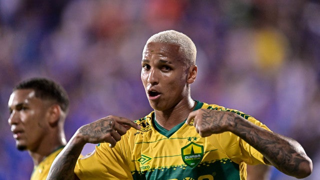 Deyverson exalta fase artilheira, pede para torcida esquecer seu passado e sonha com seleção