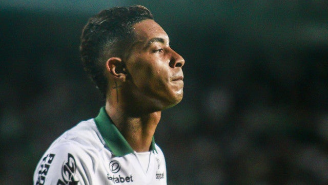 Alef Manga admite participação em esquema de apostas