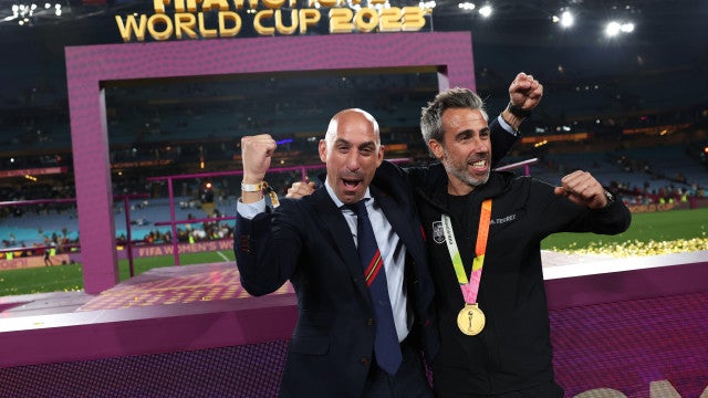 Rubiales e o polêmico beijo em jogadora: "Há diotas em todo o lado…"