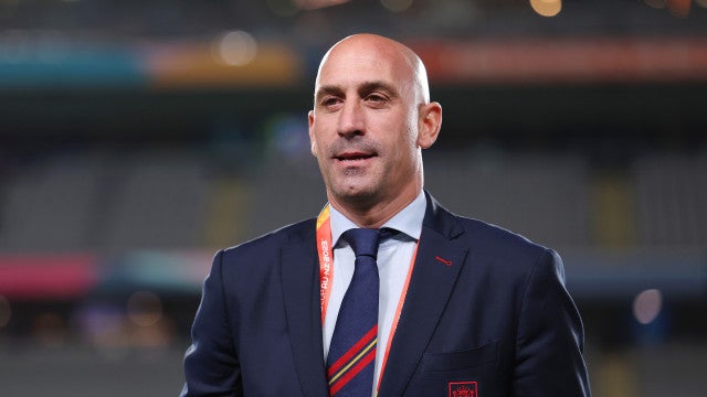 Fifa abre processo contra Rubiales após beijo forçado na Copa feminina
